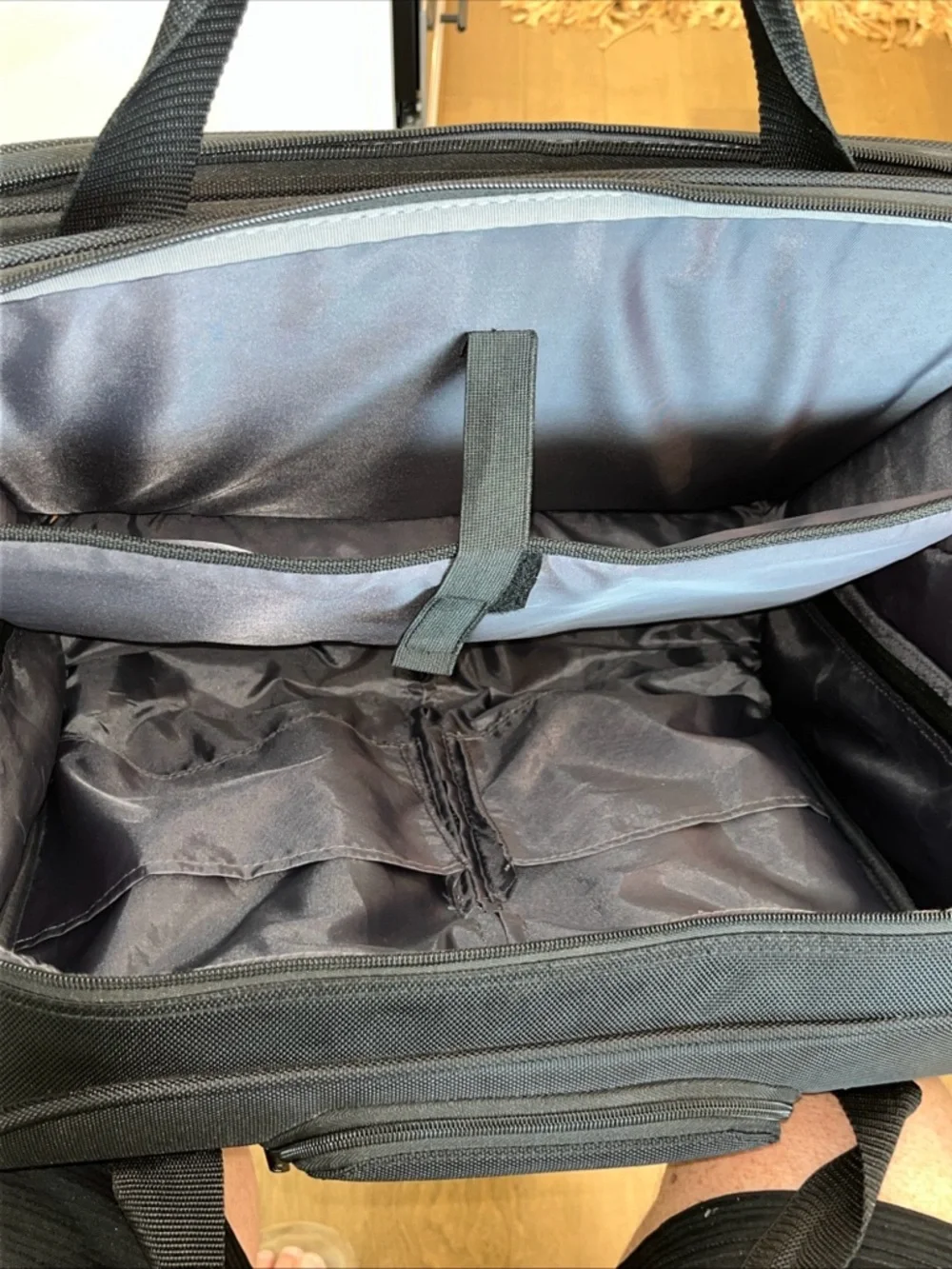 Solo : New York Bryant Rolling Laptop Briefcase / Carry-On Bag VG Condition